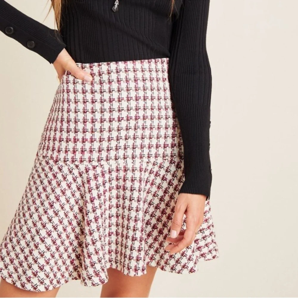 Maeve Anthropologie Houndstooth Tweed Flared Mini Skirt in Ivory and Pink